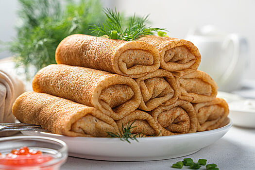 Шеф-повар назвал самые вкусные начинки для блинов