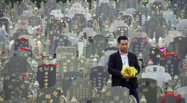 Эксперт объяснил запрет на традиционные похороны в Китае