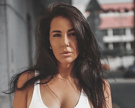 "Пошел на ***": дочь задержанного губернатора накинулась на журналиста