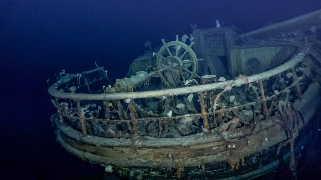 В Норвегии на дне озера Мьёса обнаружен затонувший корабль