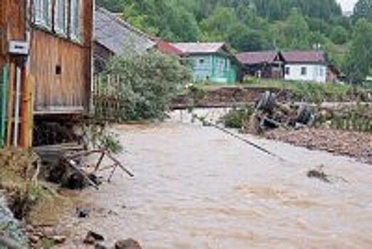МЧС: Рекам угрожает и обмеление, и половодье