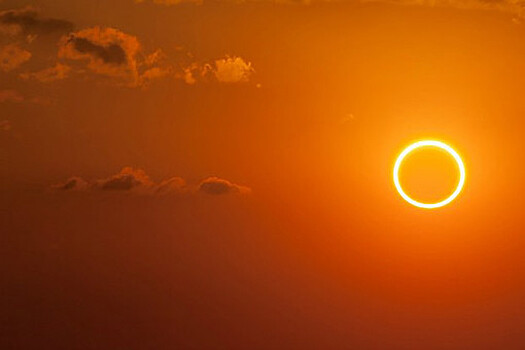 Жители Земли полюбовались редким типом затмения Солнца