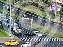 Один человек пострадал в результате ДТП с участием двух автомобилей на Ленинском проспекте