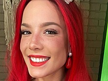 Певица Холзи родила первенца и сразу рассекретила имя