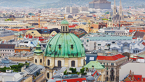 Постпредство РФ в Вене организовало встречи за "русским напитком"