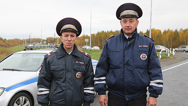 В Кемеровской области автоинспекторы помогли экстренно доставить в больницу пенсионерку с признаками инсульта