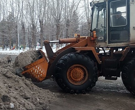 Когда в Уфе будут убирать дворы от снега: полный график