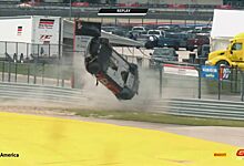 Видео: Страшная авария в гонке GT4 America в Остине