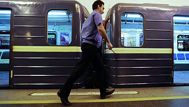 ЧП в метро: пассажира ударили ножом