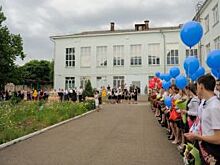 Глава Майкопа поздравил школьников с окончанием учебного года