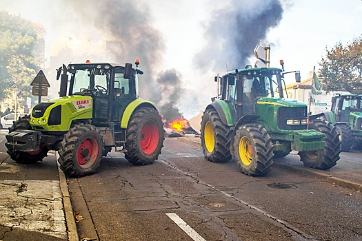 Во Франции назвали число протестующих фермеров