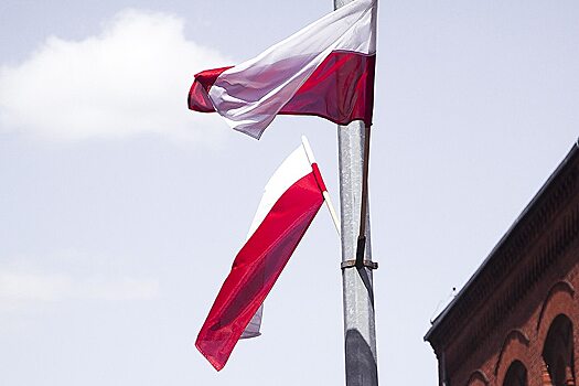 Куда пропала хвалёная польская независимость от России?