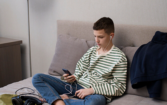 Транспортный прокурор обеспечил жильем сироту из Новосибирской области