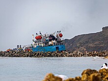 Корма севшего на мель у Темрюка танкера «Волгонефть-239» полностью разобрана
