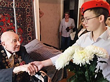 В Самарской области юнармейцы поздравили ветерана праздничным концертом
