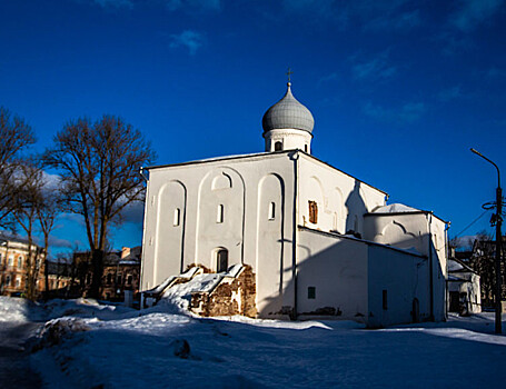 Российские древности: Церковь Успения на Торгу в Новгороде