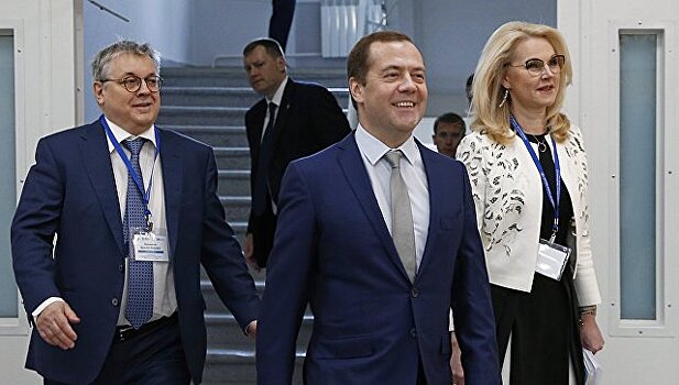 Медведев о краудфандинге: когда пытаемся все зарегулировать, выходит криво