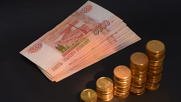 С чем связан рост курса евро до 74 рублей