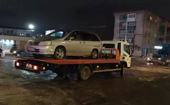 В Курске полиция отправила минивен «Ниссан Либерти» на штрафстоянку