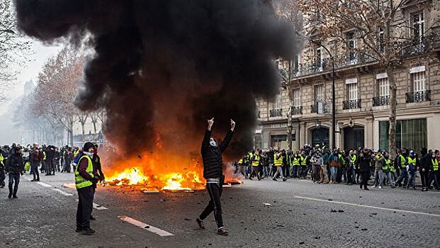 Марин Ле Пен оценила участие радикалов в протестах