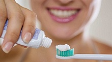 Стоматолог развеяла миф о зубной щетке