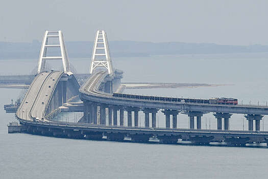 Восстановлено движение автотранспорта по Крымскому мосту