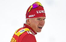 Большунов победил в масс-старте на "Тур де Ски"