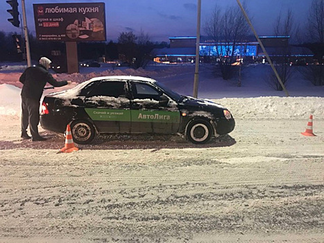 В Тюменской области столкнулись два легковых автомобиля