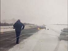 В ДТП с загоревшимся авто в Переволоцком районе пострадали два человека