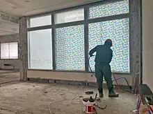 В Ясеневе в поликлинике №134 начали монтировать новый фасад
