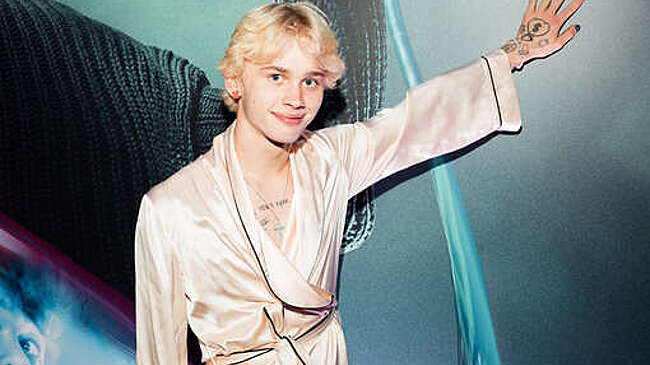 SHOT: приемный отец Дани Милохина продал дом за полцены и запросил убежище в США