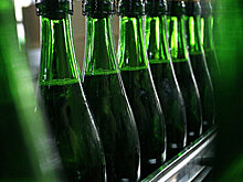 Учёные рассказали о пользе игристого вина