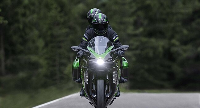 Новый Kawasaki Ninja H2 SX станет первым байком с автомобильными технологиями безопасности