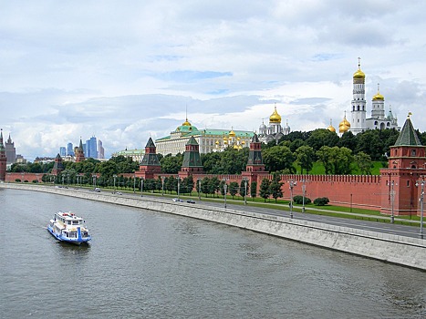 Бесплатную экскурсию организуют по Краснохолмской набережной