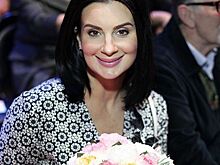 Екатерина Стриженова появилась в элегантном костюме на культурном мероприятии