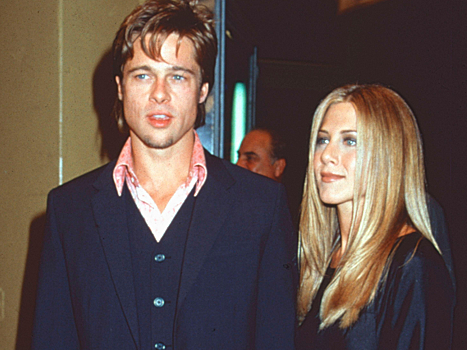 Счастливы в Париже: Брэд Питт и Дженнифер Энистон съехались втайне ото всех