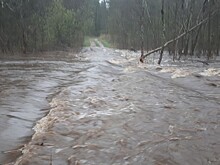 Из-за ливней в Тверской области бурлящие потоки размыли дороги
