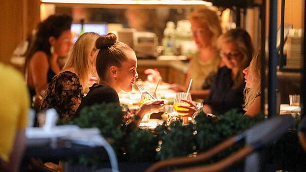 Посещаемость дорогих ресторанов в Москве упала на треть после объявления частичной мобилизации
