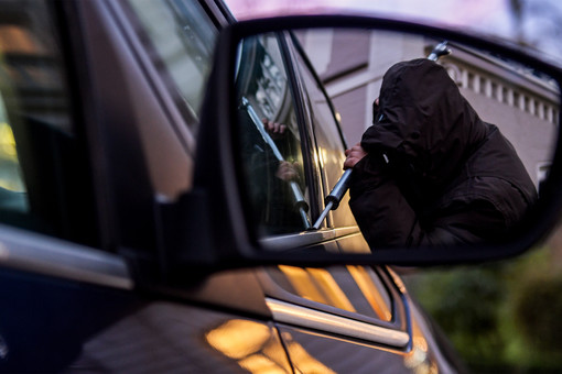 Полиция задержала петербуржца, который инсценировал кражу собственного авто