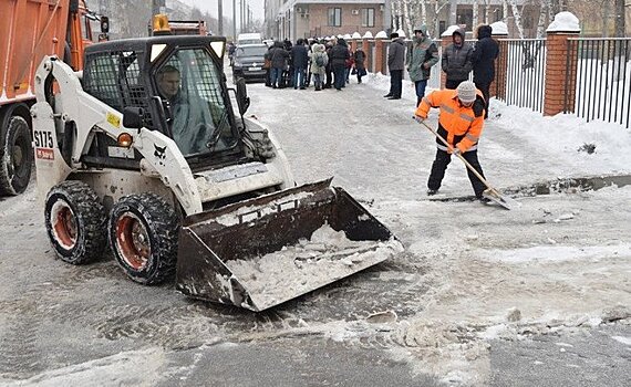 В Челнах предприятие автодорог распродает бесхозную технику стоимостью от 5,2 тыс. рублей до 4 млн