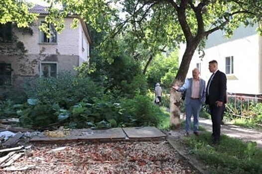 Глава городского самоуправления Калуги проверил состояние дворов