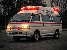 На продажу выставили редкий медицинский вэн Toyota Hiace с V8 за 2,7 миллиона рублей