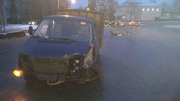 В страшном массовом ДТП в Кировске девушке едва не сняло скальп. Видео