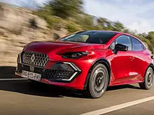 Шестой Renault Clio едет дальше, выглядит смелее