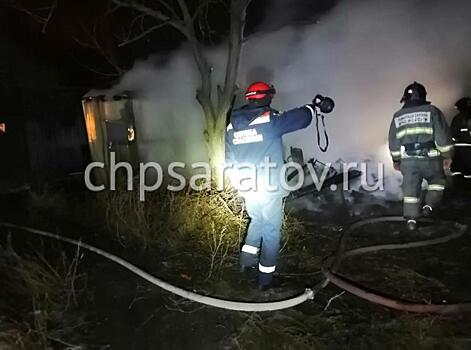 На пожаре под Саратовом погибли двое мужчин