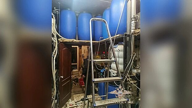 В Слободском районе гараж переоборудовали в цех по производству спиртосодержащей жидкости