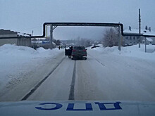 В Марий Эл автоинспектор, держась за дверь иномарки, на ходу ухватился за руль и остановил нарушителя