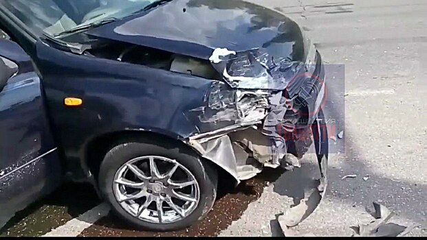 В Тольятти под колесами иномарки погибла женщина, стоявшая на остановке