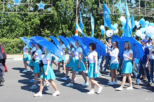 День города в Дзержинске: «советский» парад, привет от Забиваки и наглухо закрытая площадь