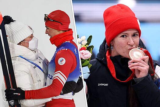 Вяльбе поздравляла Терентьева, Иванова целовала медаль. Фото бронзовых призёров из Пекина